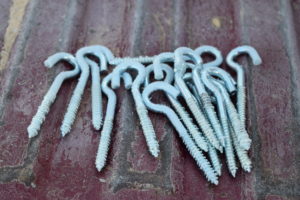 frosty-iscrews